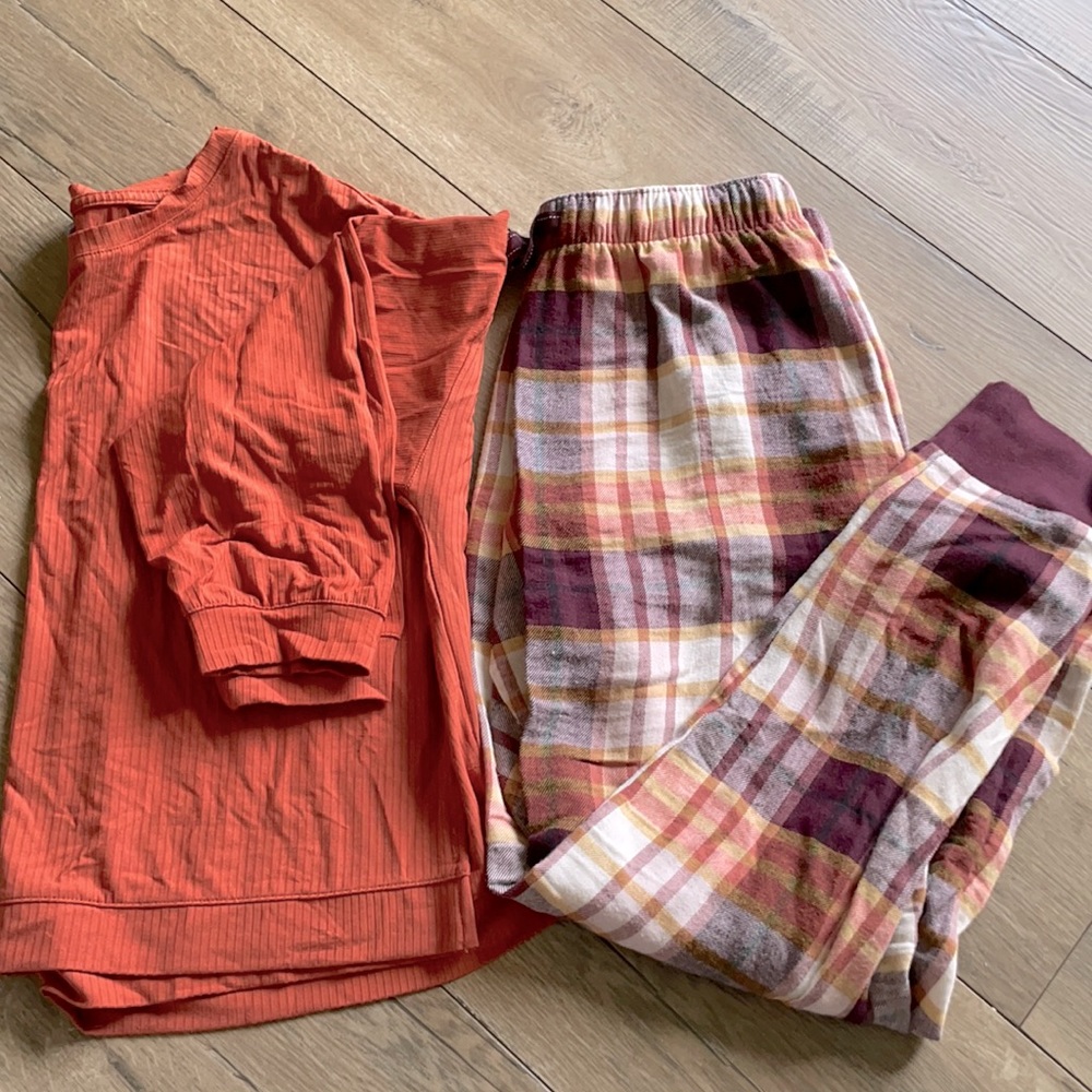 Old navy pajama set!